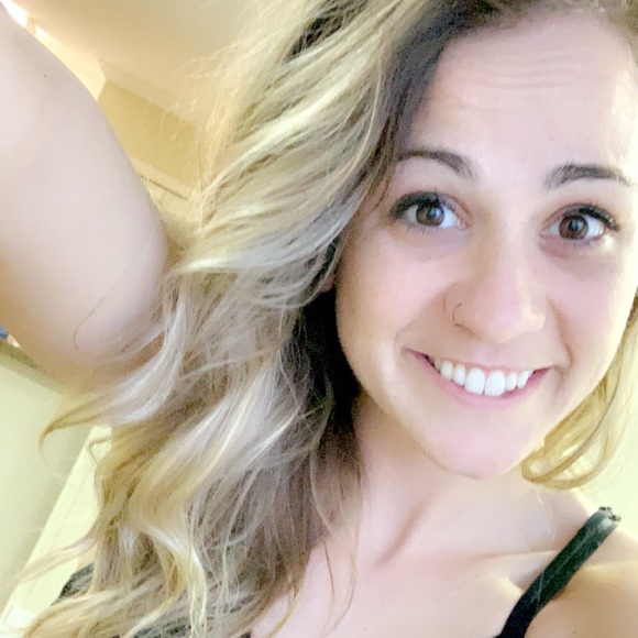 Meet your Posher, Jocelyn - Picture 1 of 1